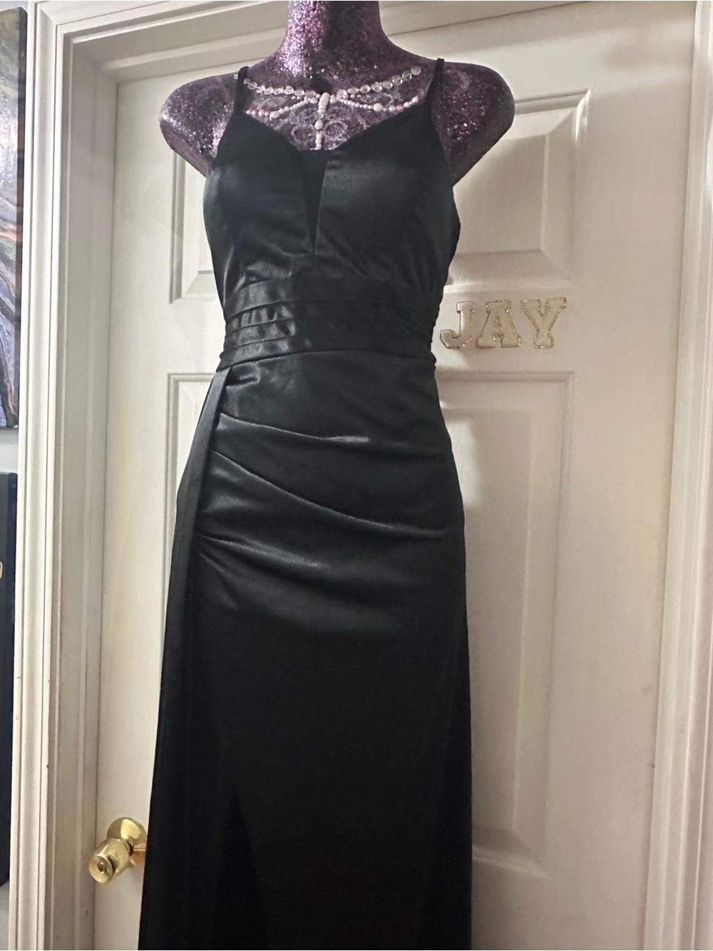 Elegant Black Satin Prom Gown with Ruched Bodice - Picture 4 of 6